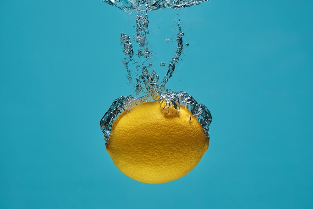 Лимонна вода / © unsplash.com