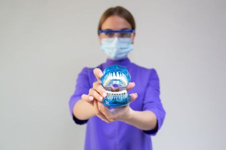Імпланти можуть піти в минуле: вчені запустили випробування нового методу Зуби / © pexels.com