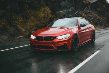 Натискай хоч до упору: чому авто все одно не поїде швидше 250 км/год Авто / © pexels.com