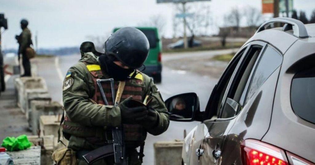 Чи може ТЦК зупиняти авто просто на дорозі: що дозволяє закон під час війни ТЦК / Фото з відкритих джерел