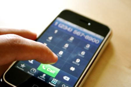 Квітка на камері iPhone з’являється не просто так: що вона означає і як її прибрати IPhone / Фото з відкритих джерел