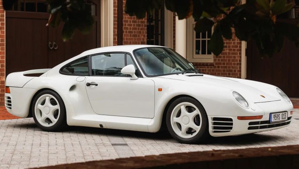 Porsche / Фото з відкритих джерел