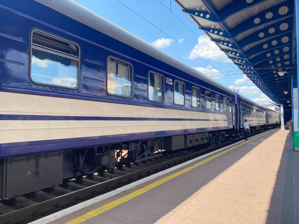 Люди непритомніють, тваринам стає зле: що коїться у потягах Укрзалізниці Укрзалізниця / Фото з відкритих джерел