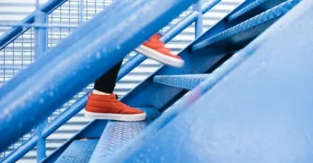 Не шукають легких шляхів: що психологи кажуть про людей, які ходять сходами Психологія / Фото з відкритих джерел