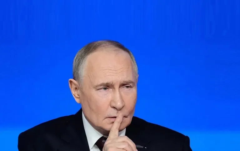 За спиною Путіна почалася війна кланів: армія і ФСБ ділять владу Путін / Фото з відкритих джерел