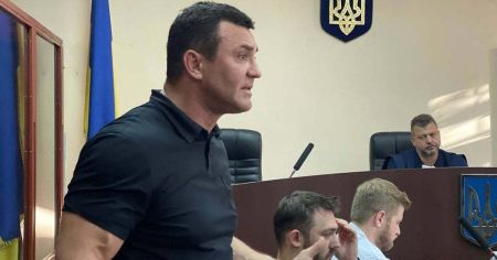 Журналісти показали, де живе Тищенко і на чому їздить без власного майна Тищенко / Фото з відкритих джерел