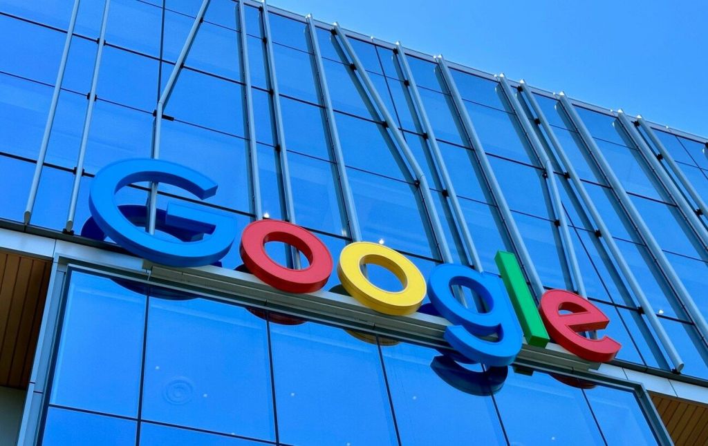 Google додала ШІ-монтаж відео у Photos: що тепер можна зробити за кілька секунд Google Photos / Фото з відкритих джерел