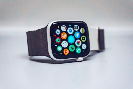 Apple захопила ринок ШІ-годинників: які функції змусили мільйони перейти на Apple Watch Apple / © unsplash.com