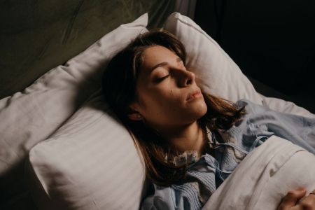 Учені пояснили, чому мозок будить вас серед ночі Сон / © pexels.com