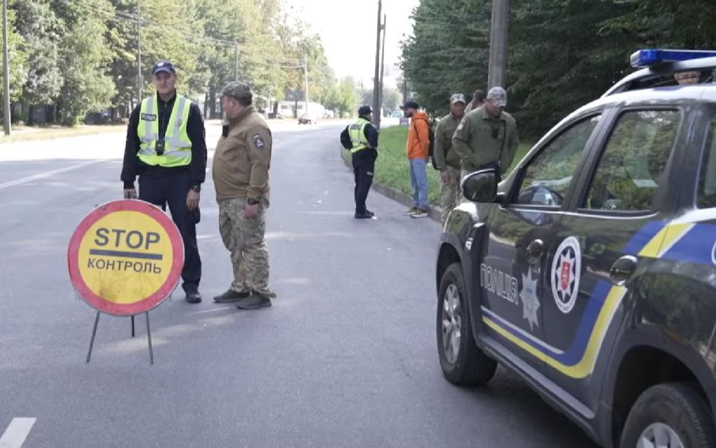 Адвокат пояснив, коли на блокпості можуть законно перевірити телефон Блокпост / Фото з відкритих джерел