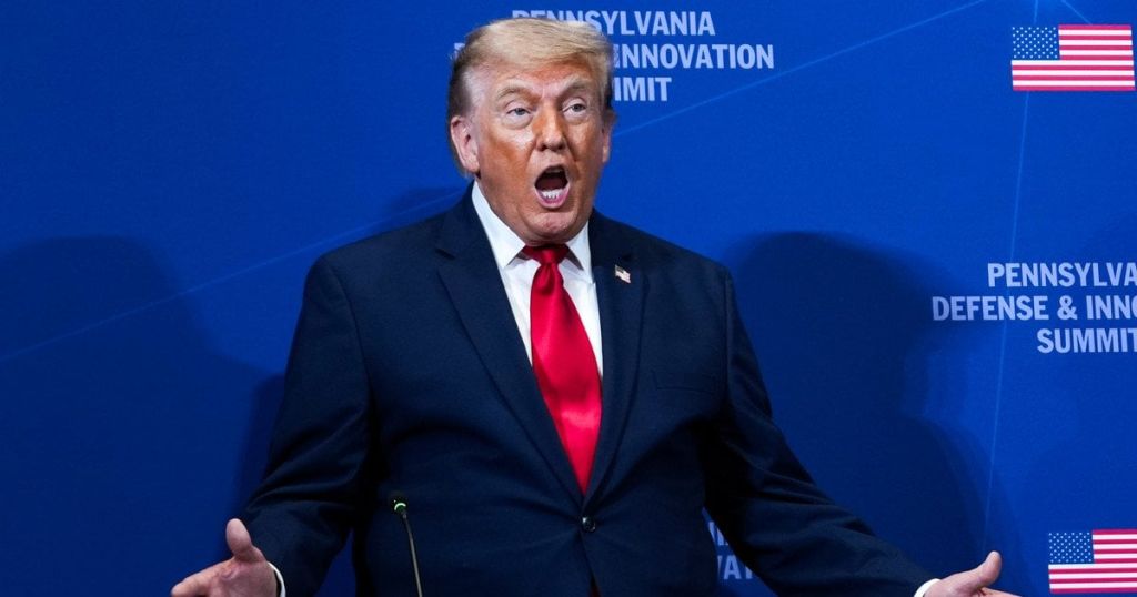 Трамп пригрозив санкціями країнам, які продовжують бізнес із Росією Дональд Трамп / Фото з відкритих джерел