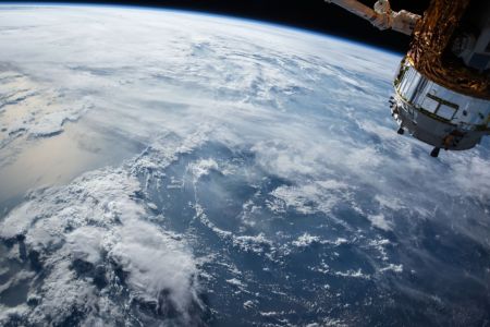 Живі тканини вперше надрукували в космосі: вчені зробили крок до створення людських органів Космос / © unsplash.com