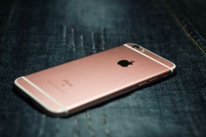 Ці 4 помилки повільно вбивають акумулятор iPhone: їх робить майже кожен IPhone / © pexels.com