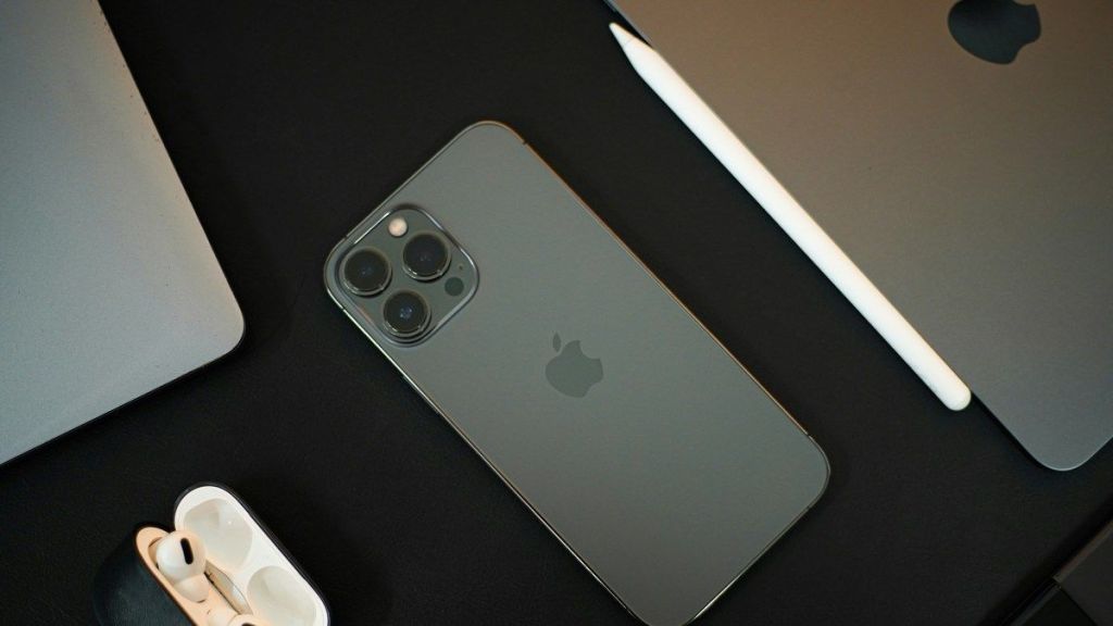 Apple / Фото з відкритих джерел